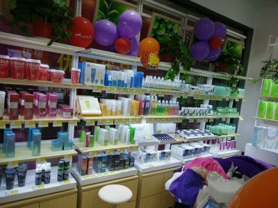 加盟化妆品店怎么样？小资生活化妆品加盟，财富之路不停息